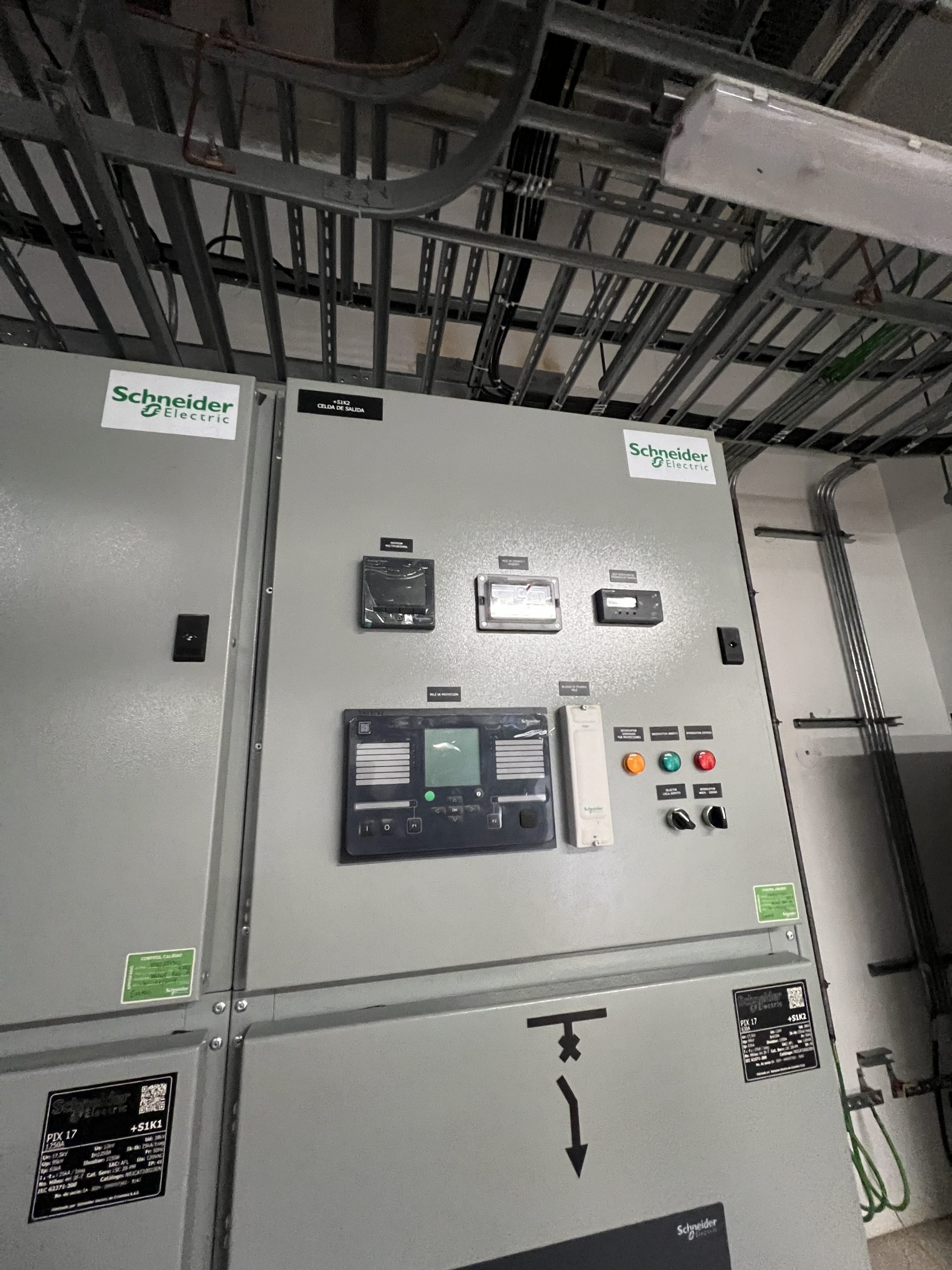 Tablero eléctrico industrial en proyecto real