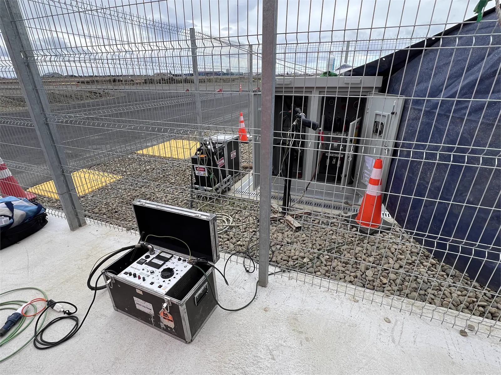 Test equipment for power cables in installation