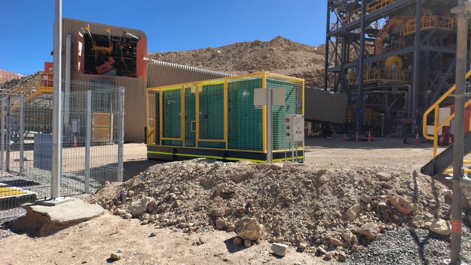 Sistema de respaldo eléctrico en Minera Gold Fields Salares Norte