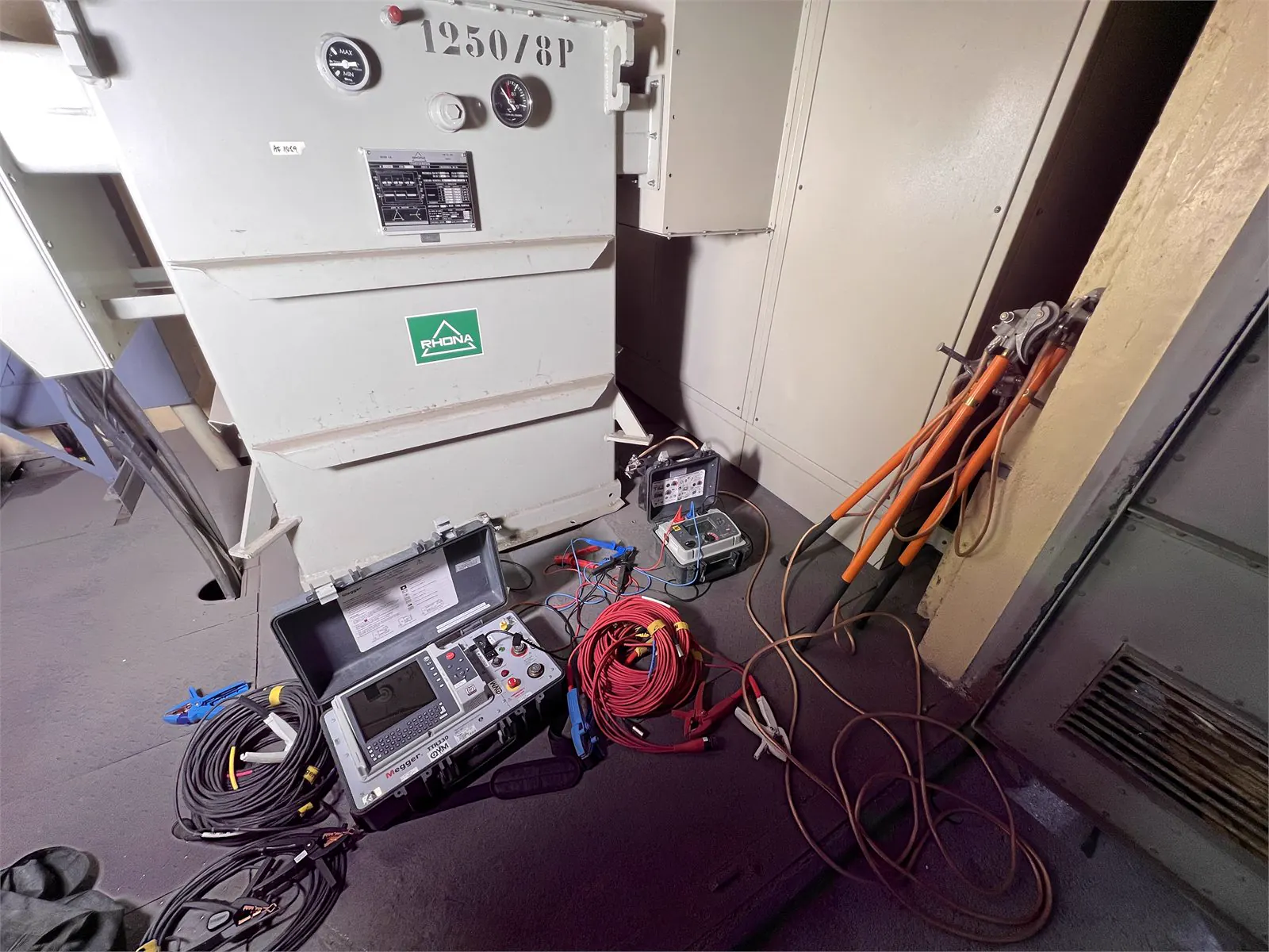 Test equipment applied to transformer