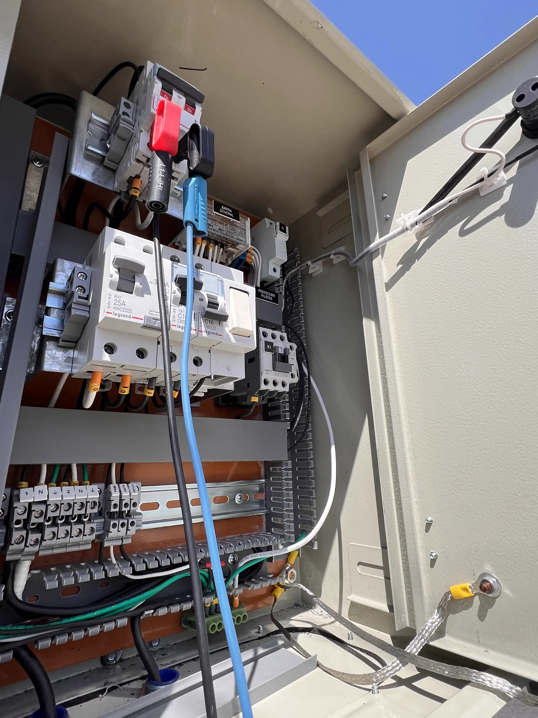 Technical image 02 of the Maintenance and Commissioning Tests and Measurements service