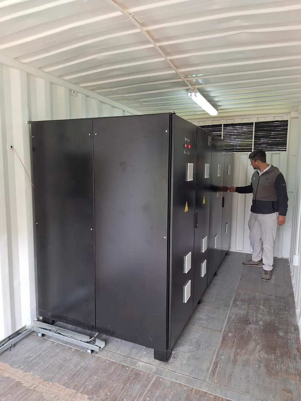 Technical image 02 of the BESS Battery Energy Storage System Engineering service